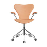 Fritz Hansen - 3217 kontorstol med armlæn, fuldpolstret i Natur læder - Krom stel - Jacobsen Plus