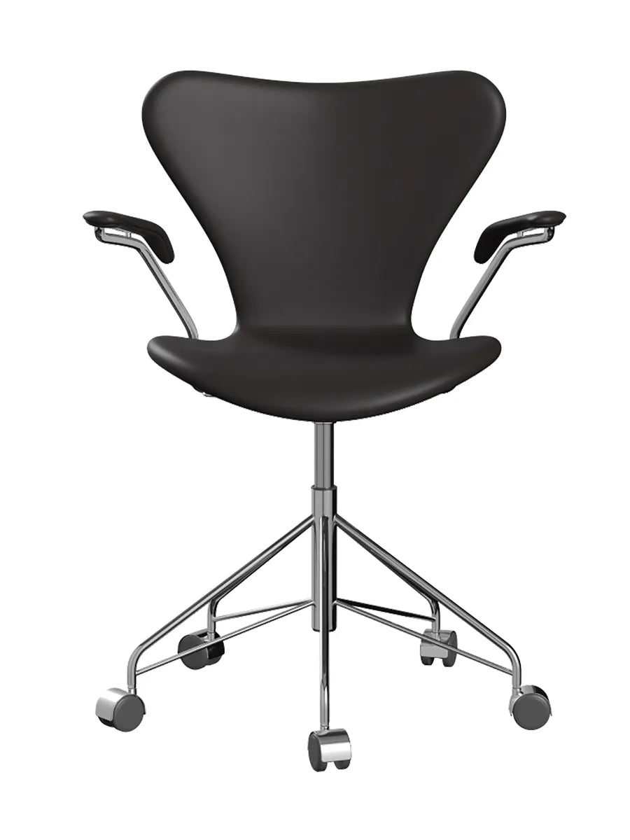3217 Serie 7 Kontorstol af Arne Jacobsen - Fuldpolstret / Soft læder / Sort-brun - Jacobsen Plus