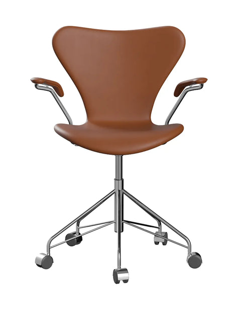 3217 Serie 7 Bürostuhl von Arne Jacobsen - Voll gepolstert / Essential Leder / Walnuss - Jacobsen Plus