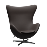 3316 Egg™ Sessel, Gestell in Schwarz von Arne Jacobsen - Haze Læder - Dunkelbraun - Jacobsen Plus