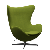 3316 Egg™ Sessel, Gestell in Schwarz von Arne Jacobsen - Hallingdal - 980 Grün - Jacobsen Plus