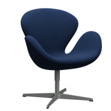 3320 Svanen loungestol, stel i silver grey af Arne Jacobsen - Christianshavn - 1153 Blue Uni - Jacobsen Plus