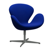 3320 Svanen loungestol, stel i silver grey af Arne Jacobsen - Hallingdal - 750 Blue - Jacobsen Plus