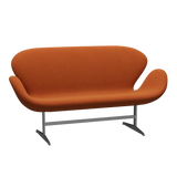 3321 Svanesofa af Arne Jacobsen - Hallingdal - 526 Red/Curry - Jacobsen Plus
