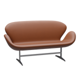 3321 Svanesofa af Arne Jacobsen - Essential læder - Walnut - Jacobsen Plus