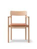 Post Esszimmerstuhl licht geölt Eiche, Sitz gepolstert max 95 Cognac Leder von Fredericia Furniture