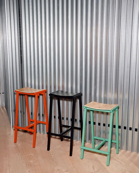 Taburete 8 Bar Stool, hoch von HAY - Signal Red - Jacobsen Plus