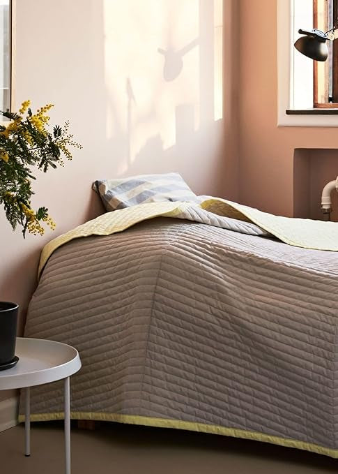 Bias Quilt sengetæppe, 235x245 cm fra HAY