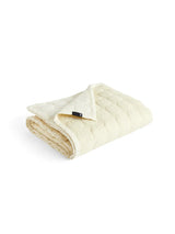 Mega Dot Bettüberwurf von HAY - Ivory / L: 245 x B: 195 cm - Jacobsen Plus