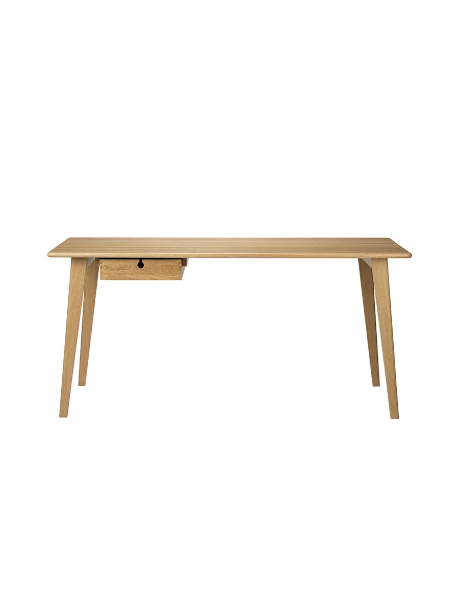 C67 Skrivebord fra FDB Møbler - 156 x 60 cm / Eg - Jacobsen Plus
