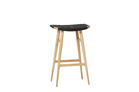 Freja Barhocker, Eiche, Leather Stripe Saddle Black von Stellar Works - 1 - Jacobsen Plus
