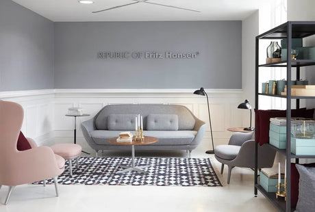 Piet Hein A222 Couchtisch, Ø75 cm von Fritz Hansen - Weißes Laminat mit Alukante - Jacobsen Plus