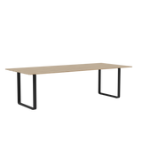 70/70 Tisch von Muuto - 255 x 108 cm / Solid Oak Black - Jacobsen Plus