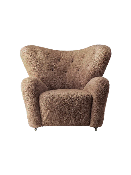 The Tired Man Lehnstuhl fra Audo Copenhagen - Natural Oak - Sheepskin Sahara - Jacobsen Plus