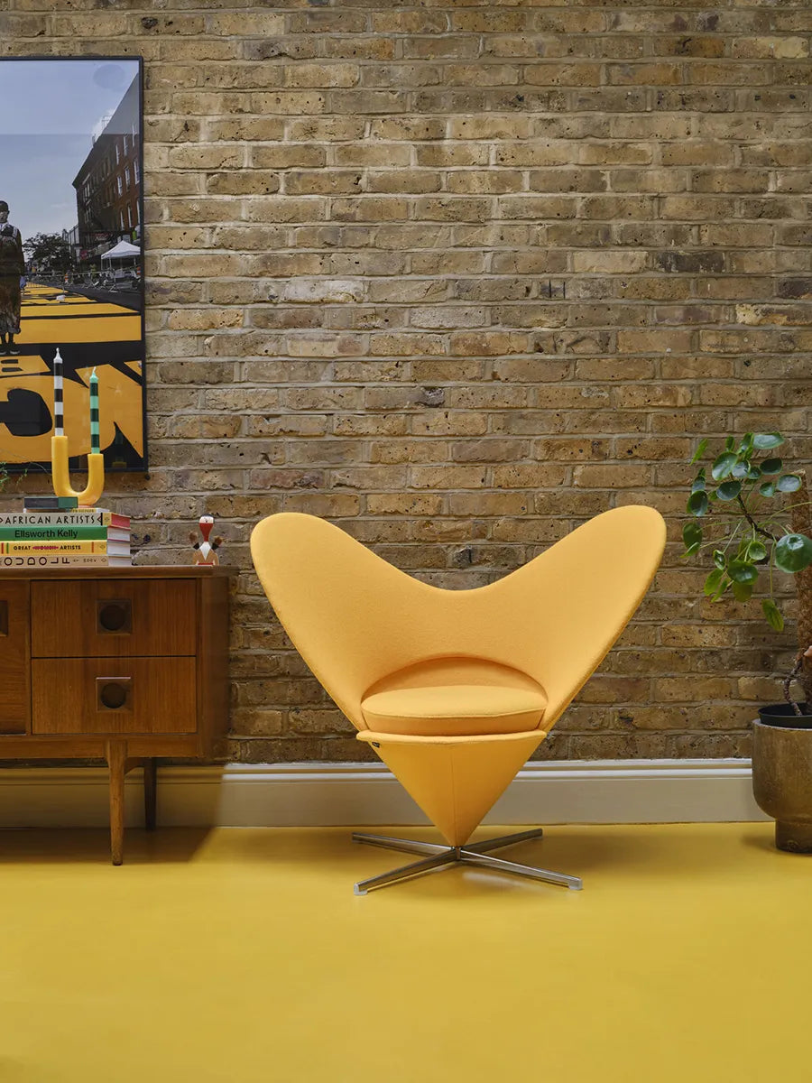 Heart Cone Chair af Verner Panton - 2 - Jacobsen Plus