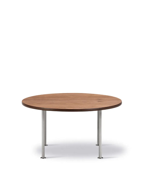 Wegner Ox Table von Fredericia Furniture - Ø80 cm / Walnuss - geölt / H: 41 cm - Jacobsen Plus