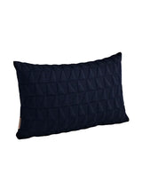 Trapez Pude 60x40 i midnight blue af Arne Jacobsen - 1 - Jacobsen Plus