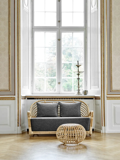 Charlottenborg 2-pers. Sofa von Arne Jacobsen - A622 Crumble - Beige - Jacobsen Plus
