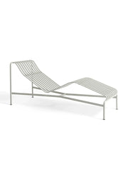 Palissade Chaise Longue, sky grey von HAY
