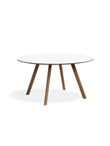 Copenhague CPH25 Tisch, Ø140 cm von HAY - Lackierte Walnuss / Linoleum in Off-White - Jacobsen Plus