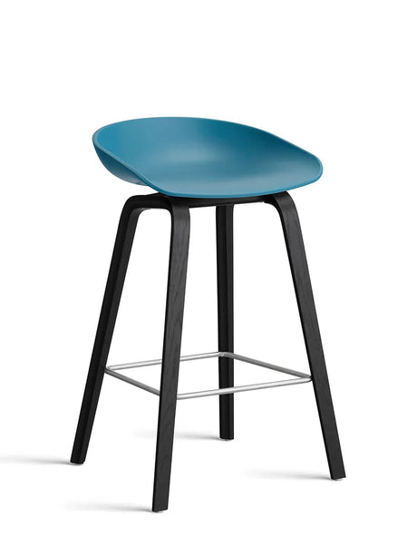 About a Stool AAS32 von HAY - Niedrig - B 50 x T 43 x H 64-75 cm / Azureblau / Schwarz gebeizte Eg - Jacobsen Plus
