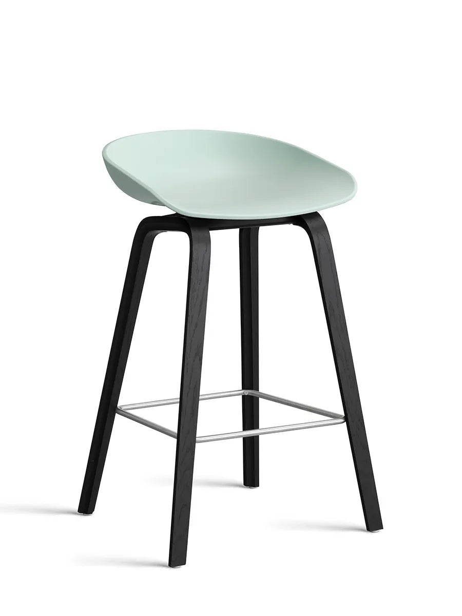 About a Stool AAS32 von HAY - Niedrig - B 50 x T 43 x H 64-75 cm / Dusty Mint / Schwarz gebeizte Eg - Jacobsen Plus