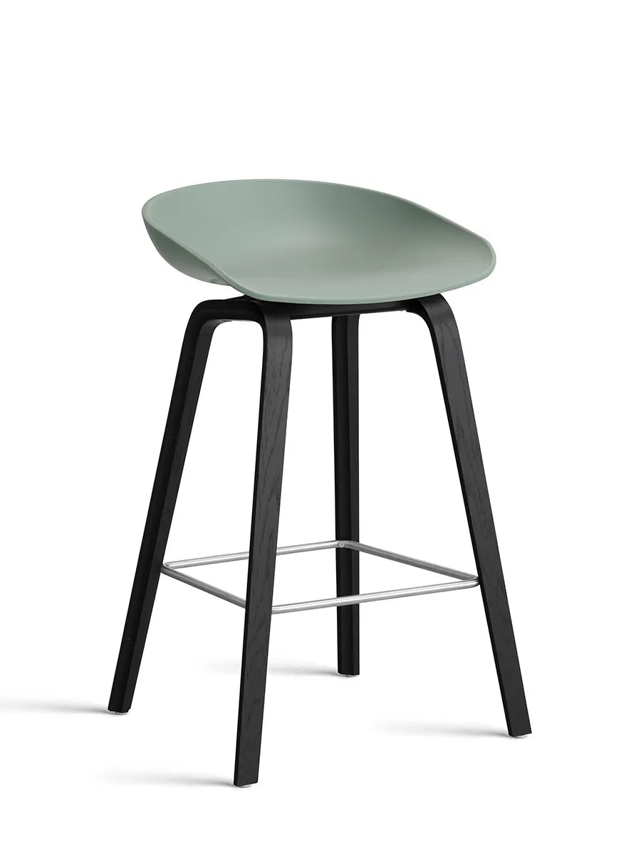 About a Stool AAS32 von HAY - Niedrig - B 50 x T 43 x H 64-75 cm / Fall Green / Schwarz gebeizte Eg - Jacobsen Plus