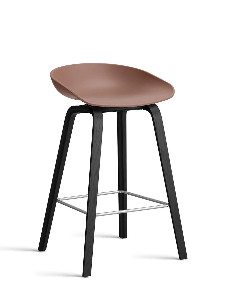 About a Stool AAS32 von HAY - Niedrig - B 50 x T 43 x H 64-75 cm / Soft Brick / Schwarz gebeizte Eg - Jacobsen Plus