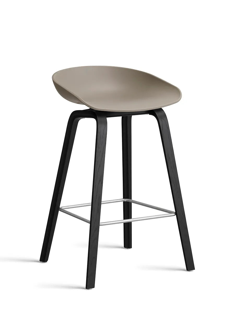 About a Stool AAS32 von HAY