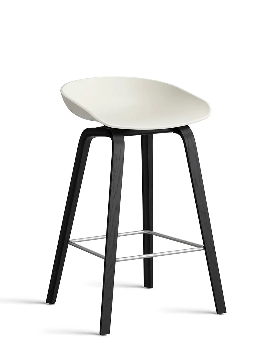 About a Stool AAS32 von HAY - Niedrig - B 50 x T 43 x H 64-75 cm / Melange Cream / Schwarz gebeizte Eg - Jacobsen Plus