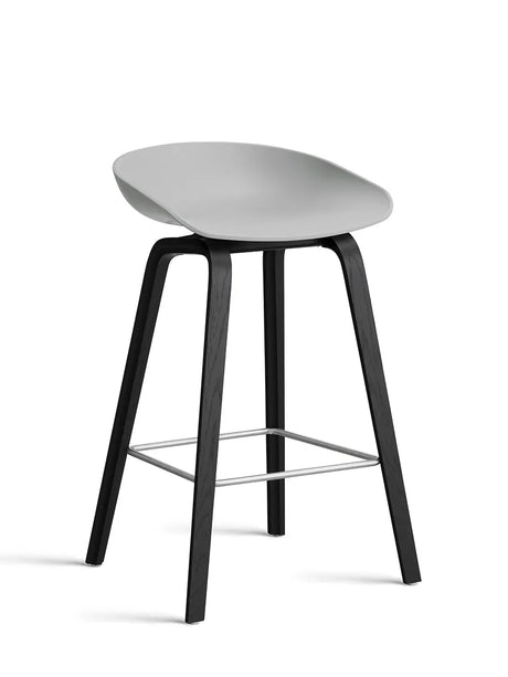 About a Stool AAS32 von HAY - Niedrig - B 50 x T 43 x H 64-75 cm / Concrete Grau / Schwarz gebeizte Eg - Jacobsen Plus
