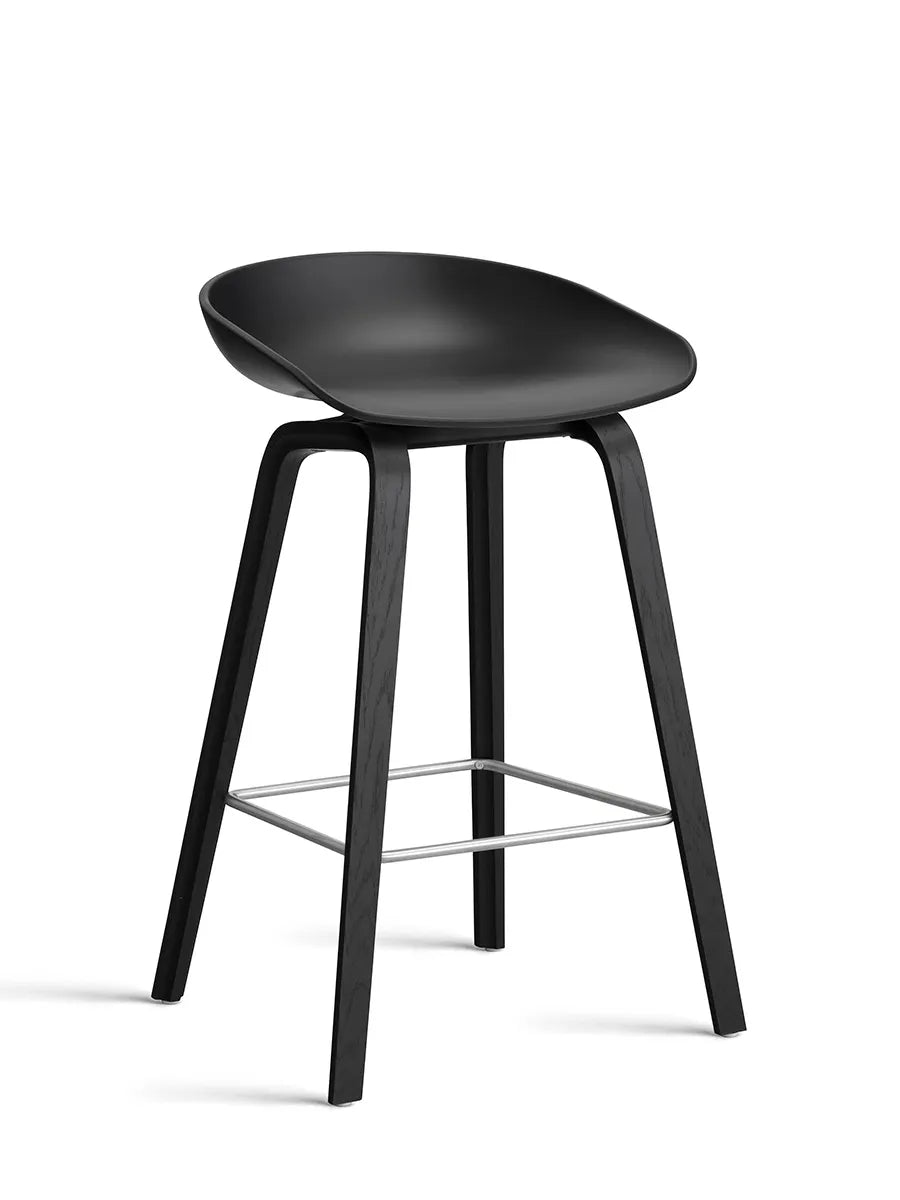 About a Stool AAS32 von HAY - Niedrig - B 50 x T 43 x H 64-75 cm / Schwarz / Schwarz gebeizte Eg - Jacobsen Plus