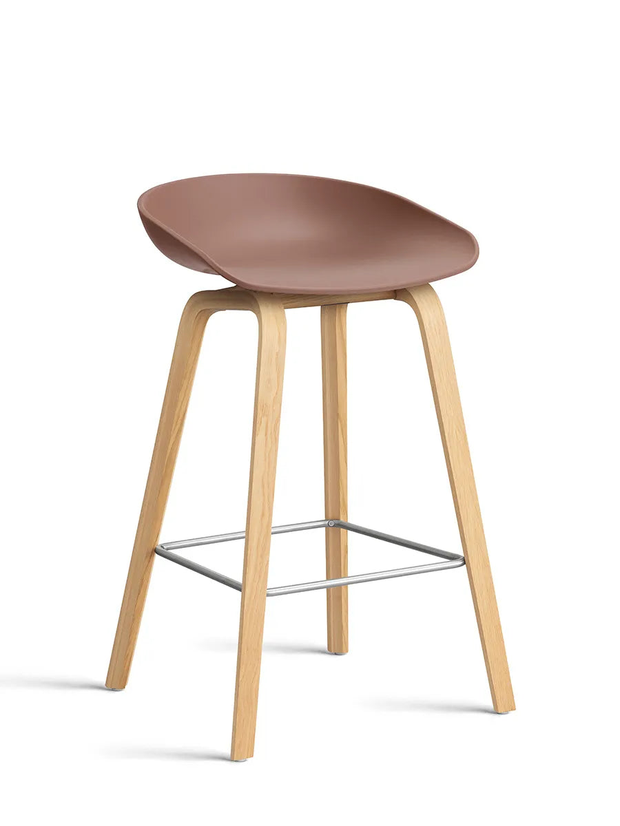 About a Stool AAS32 von HAY
