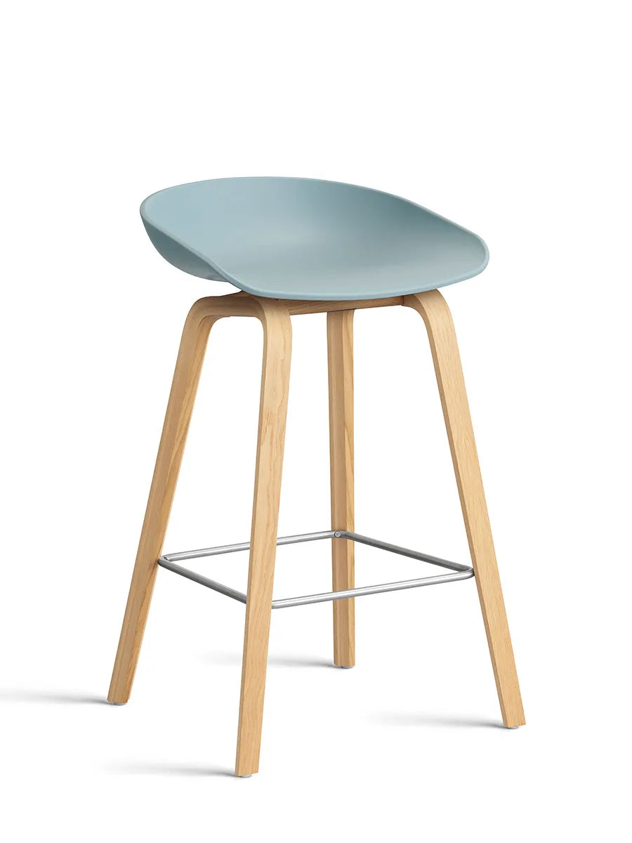 About a Stool AAS32 von HAY