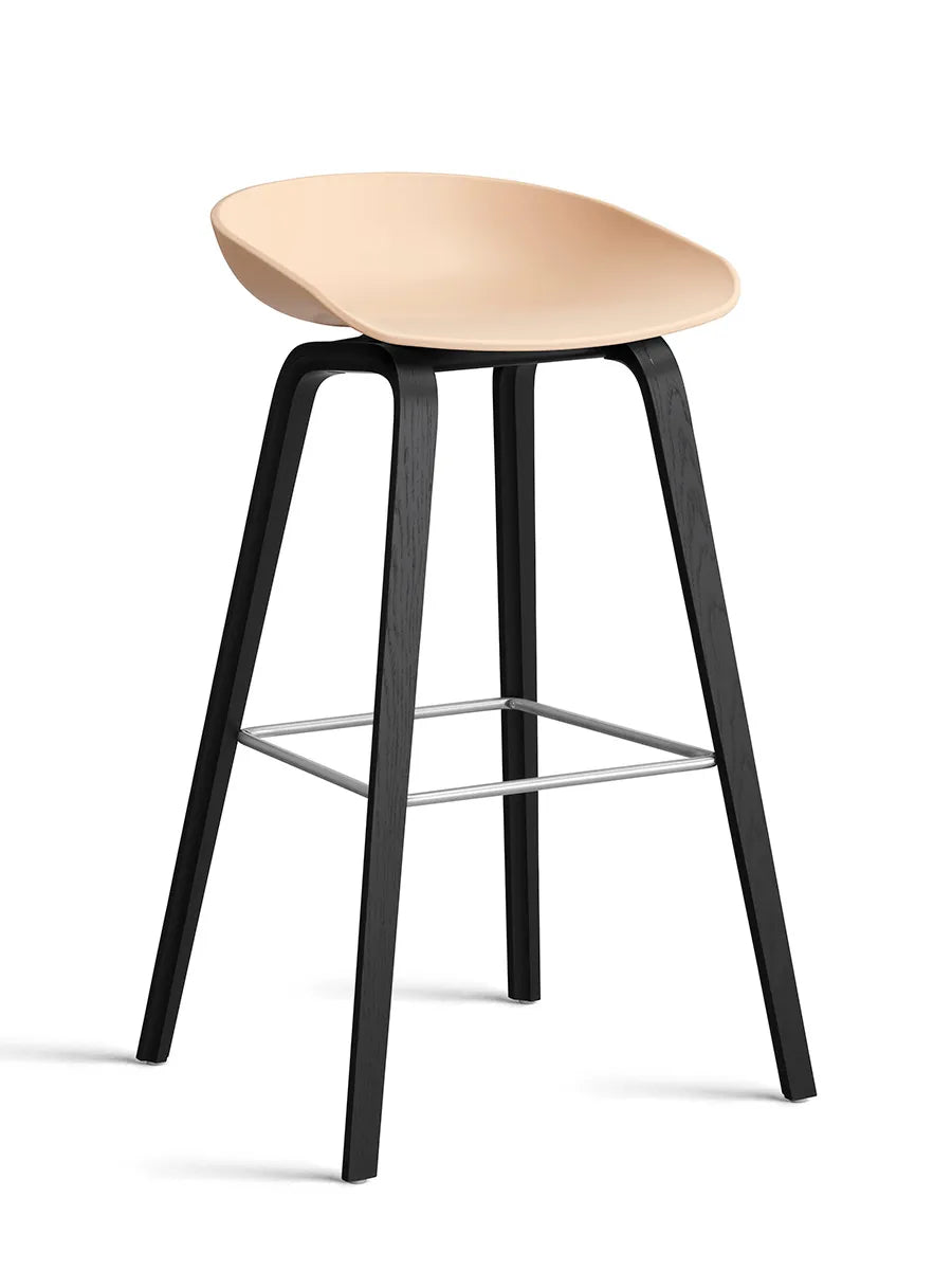 About a Stool AAS32 von HAY - Hoch - B 50 x T 46 x H 74-85 cm / Pale Peach / Schwarz gebeizte Eg - Jacobsen Plus