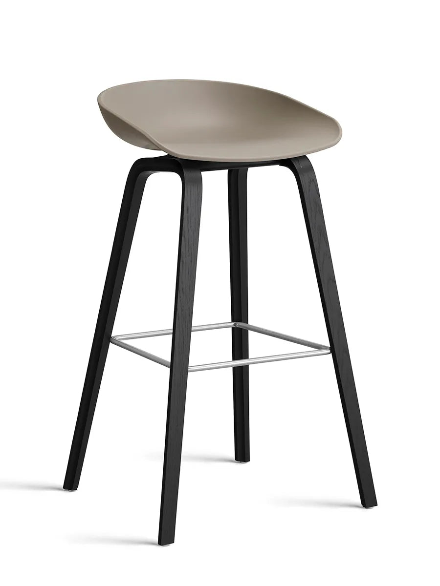About a Stool AAS32 von HAY - Hoch - B 50 x T 46 x H 74-85 cm / Khaki / Schwarz gebeizte Eg - Jacobsen Plus