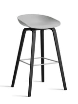 About a Stool AAS32 von HAY - Hoch - B 50 x T 46 x H 74-85 cm / Concrete Grau / Schwarz gebeizte Eg - Jacobsen Plus
