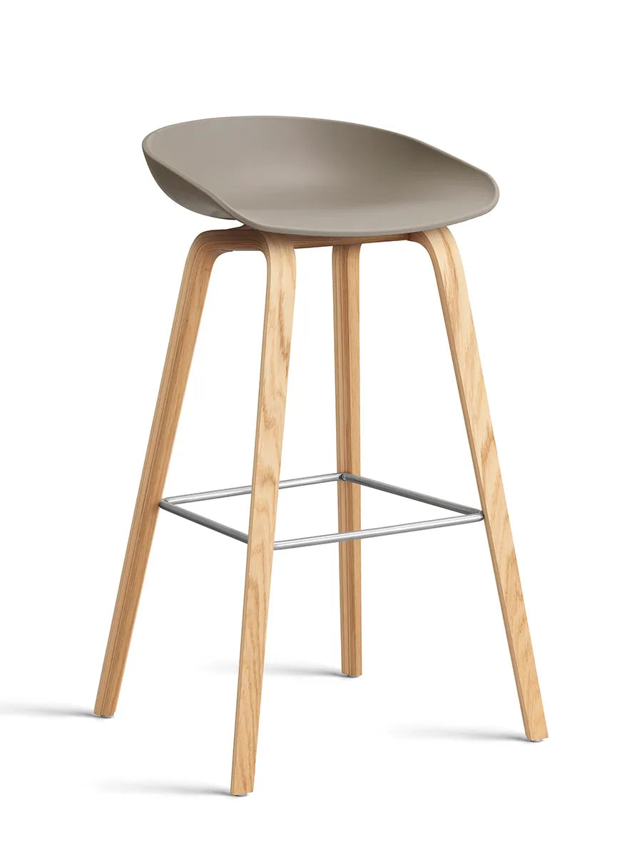 About a Stool AAS32 von HAY - Hoch - B 50 x T 46 x H 74-85 cm / Khaki / Lackierte Eiche - Jacobsen Plus