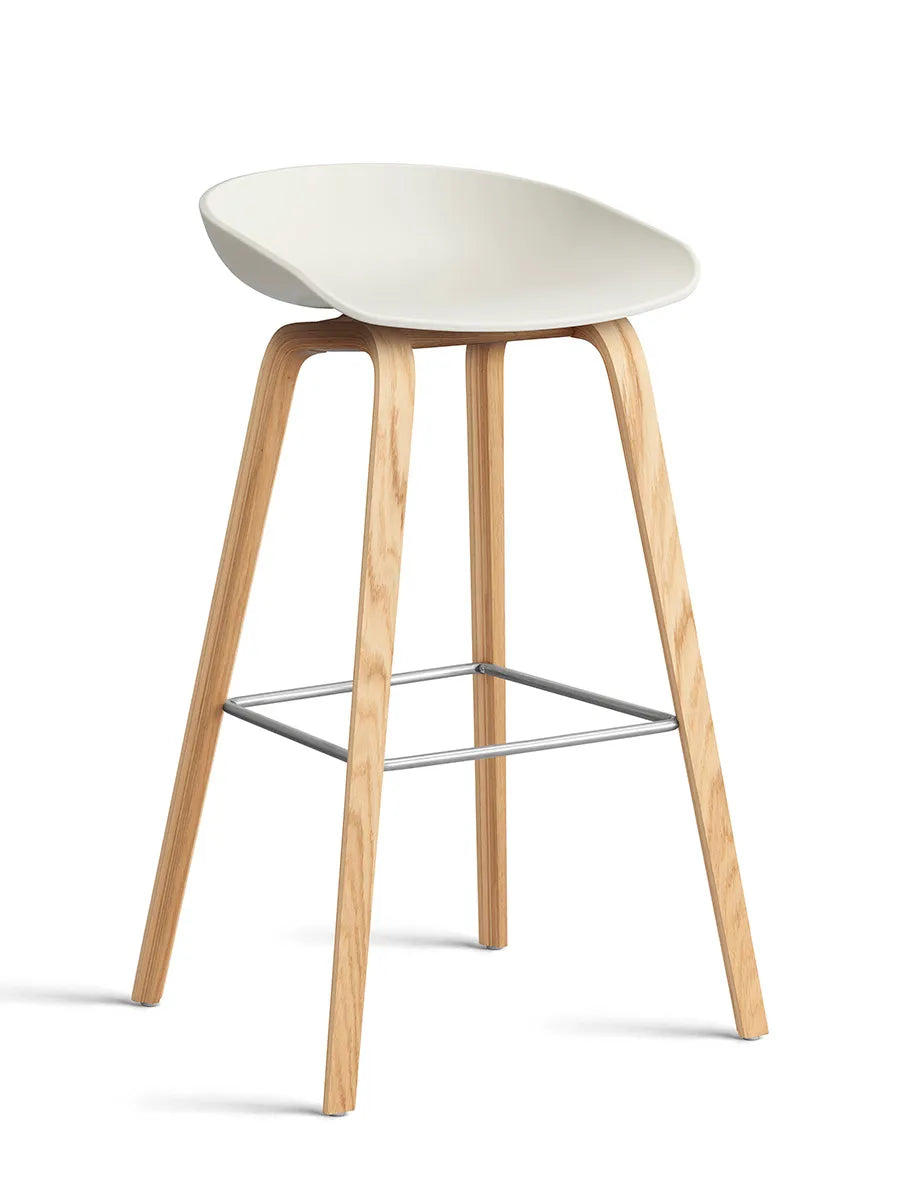 About a Stool AAS32 von HAY