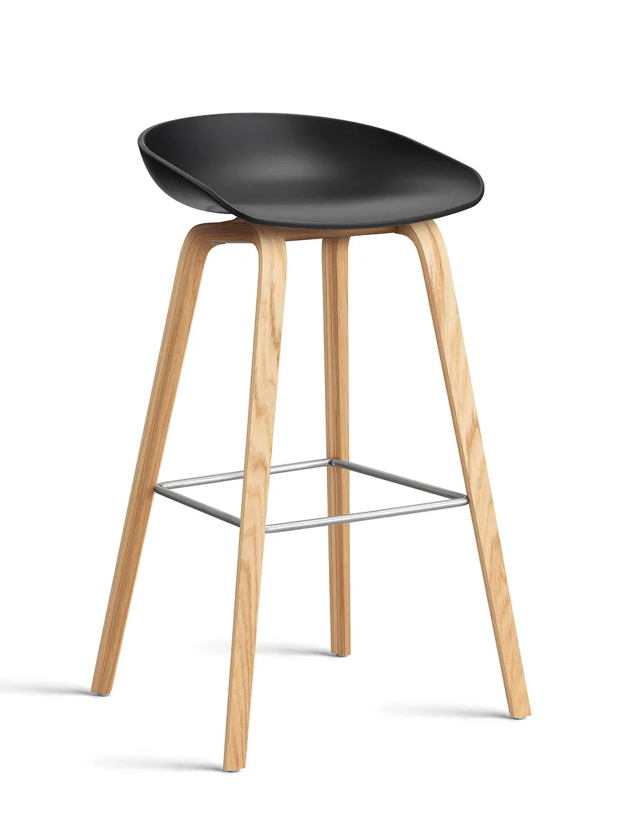 About a Stool AAS32 von HAY - Hoch - B 50 x T 46 x H 74-85 cm / Schwarz / Lackierte Eiche - Jacobsen Plus