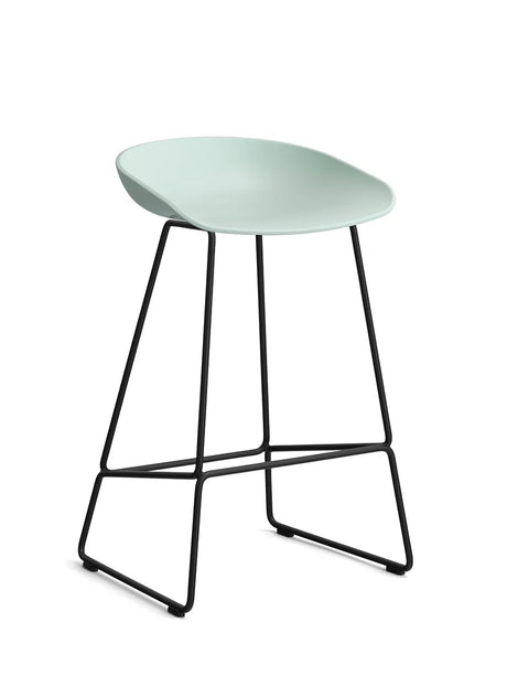 About a Stool AAS38 von HAY - Niedrig - B 47 x T 45 x H 65-76 cm / Dusty Mint / Schwarz pulverbeschichteter Stahl - Jacobsen Plus