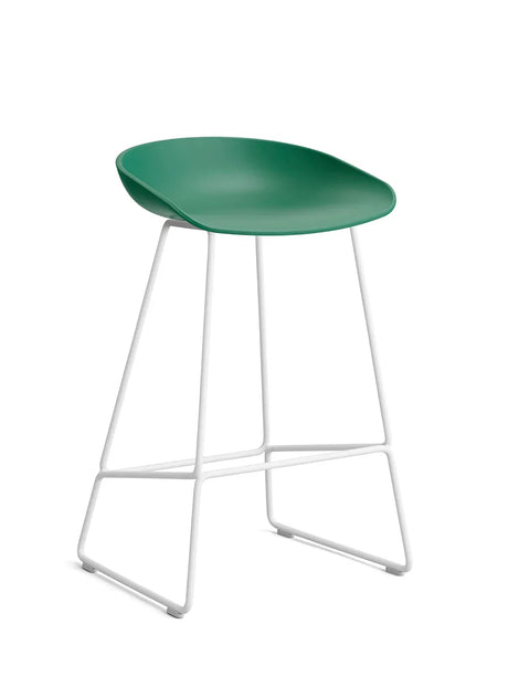 About a Stool AAS38 von HAY - Niedrig - B 47 x T 45 x H 65-76 cm / Petrolgrün / Weiß pulverbeschichteter Stahl - Jacobsen Plus
