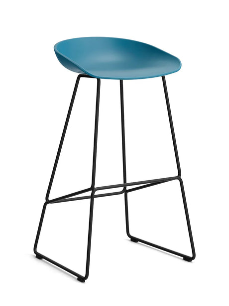 About a Stool AAS38 von HAY - Hoch - B 50 x T 48 x H 75-86 cm / Azureblau / Schwarz pulverbeschichteter Stahl - Jacobsen Plus