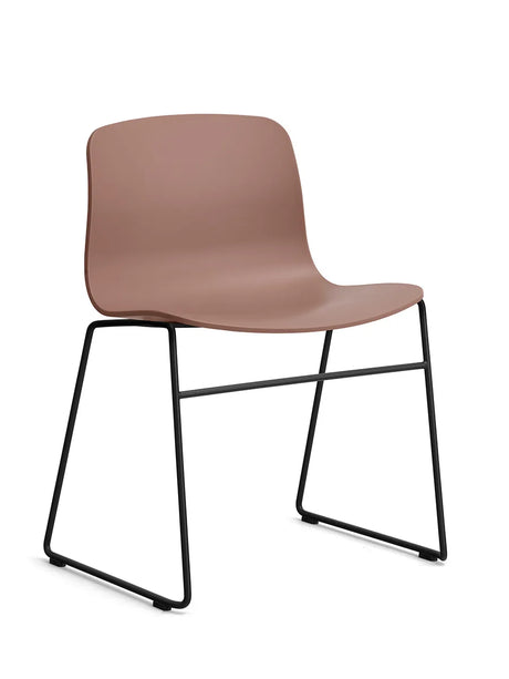 About a Chair AAC08 fra Hay - Soft Brick / Sort pulverlakeret stål - Jacobsen Plus