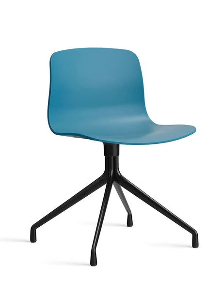 About a Chair AAC10 fra Hay - Azure blue / Sort pulverlakeret aluminum - Jacobsen Plus