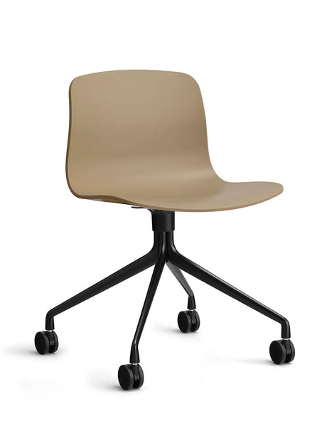 About a Chair AAC14 fra Hay - Clay / Sort pulverlakeret aluminum - Jacobsen Plus