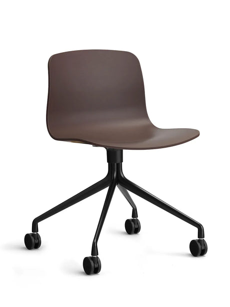 About a Chair AAC14 von HAY - Weiß / Schwarz pulverbeschichtetes Aluminium - Jacobsen Plus