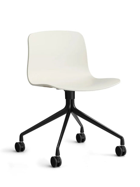 About a Chair AAC14 fra Hay - Melange Cream / Sort pulverlakeret aluminum - Jacobsen Plus