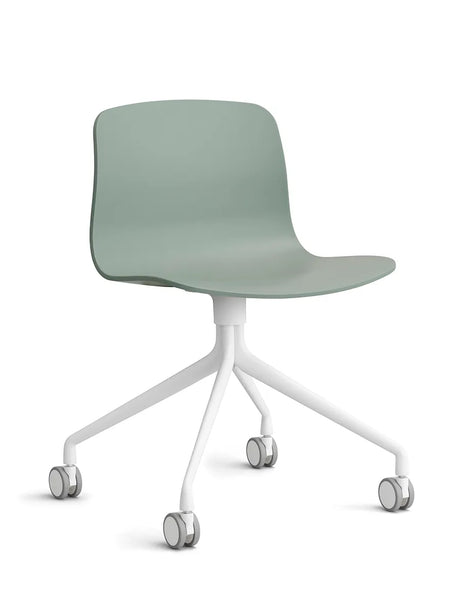 About a Chair AAC14 fra Hay - Fall Green / Hvid pulverlakeret aluminium - Jacobsen Plus
