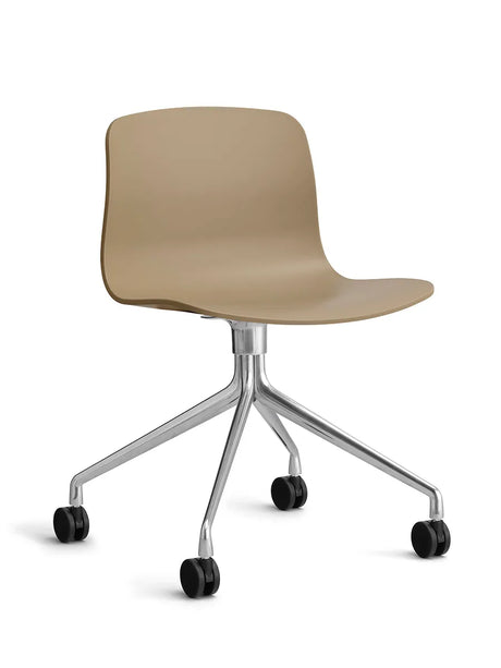 About a Chair AAC14 fra Hay - Clay / Poleret aluminium - Jacobsen Plus
